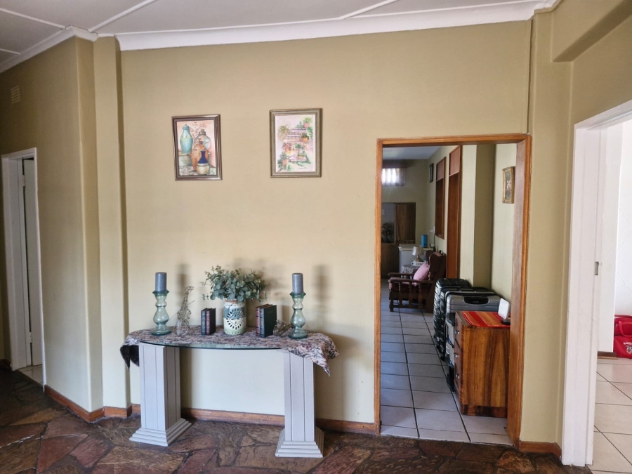 To Let 3 Bedroom Property for Rent in Flamwood North West